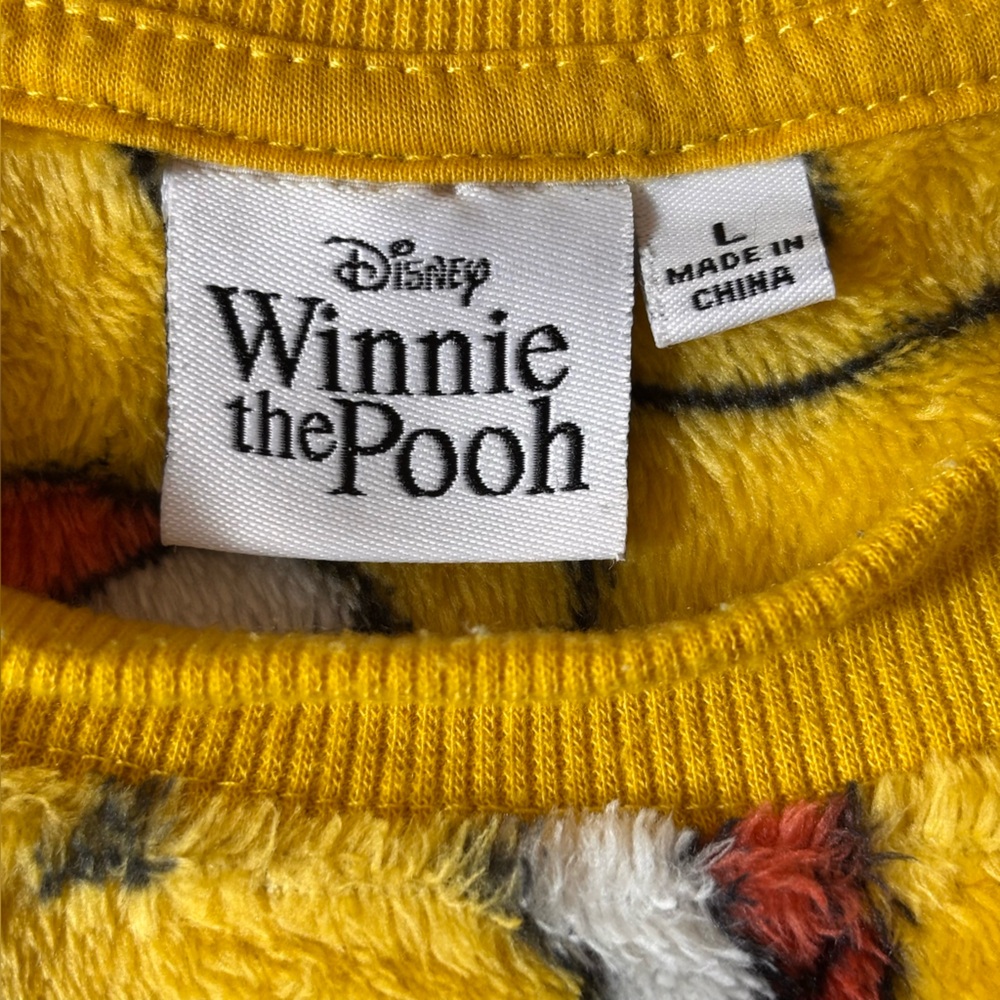 Disney Pooh Bear Crewneck Christmas Pullover Fleece Sweatshirt Yellow Sz Large - Picture 7 of 13
